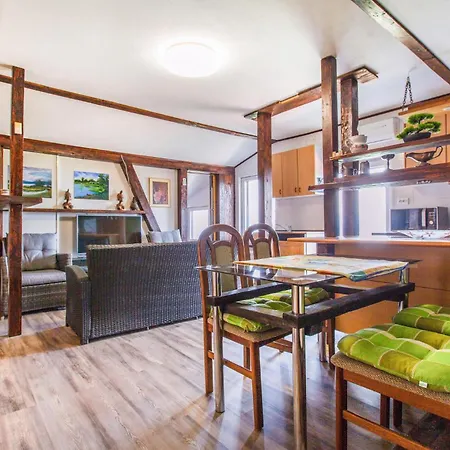 아파트 Cozy In With House Sea View Šmarje